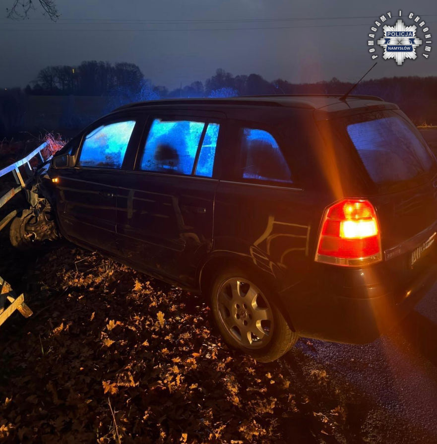 zdjęcie" rozbity samochód