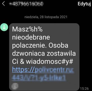 Zdjęcie wiadomości tekstowej z telefonu komórkowego, z fałszywym linkiem do złośliwej aplikacji kradnącej pieniądze z konta bankowego.