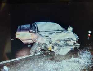 zdjęcie rozbitego samochodu